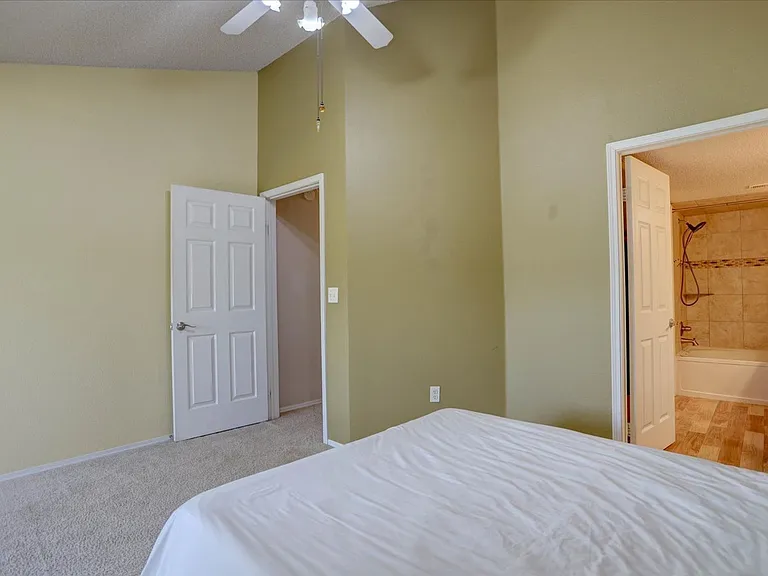 1849 Spaulding Cir — Photo 17