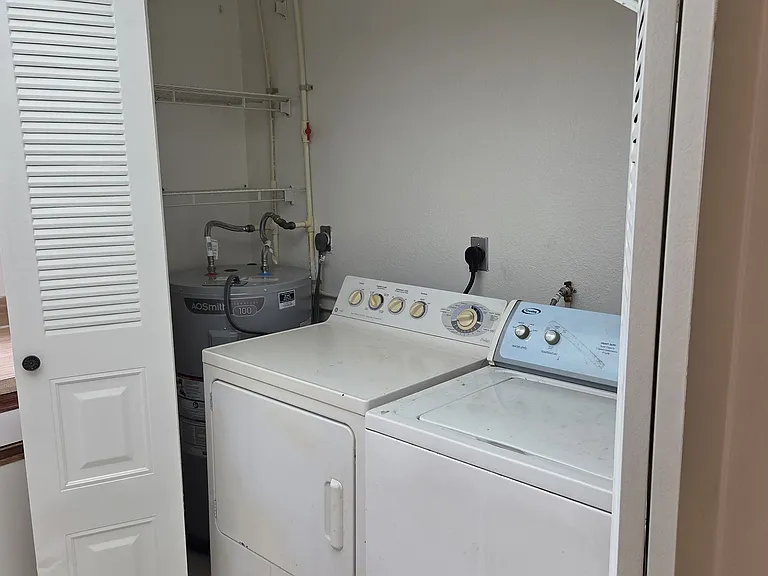 1210-1222 SE 8th St #1214-7 — Photo 5