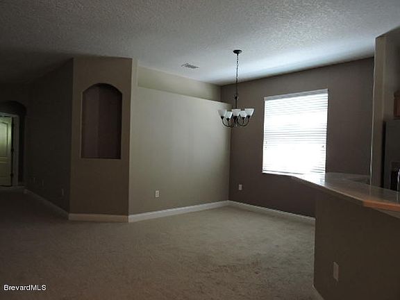 5th image of 602 Waterside Cir
