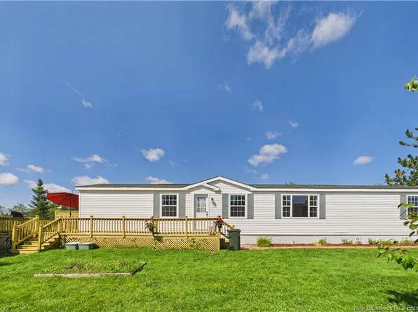 53 Andre Dr, Dieppe, NB E1A 7C4