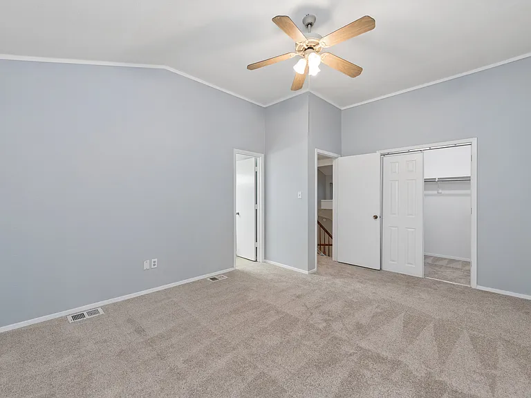 513 Hunters Glen St — Photo 22
