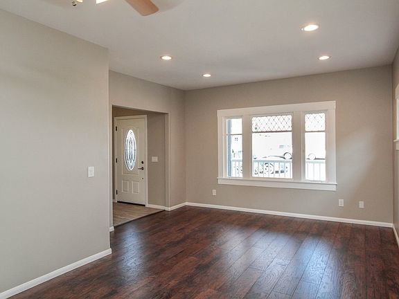 3rd image of 2661 Imperial Ave