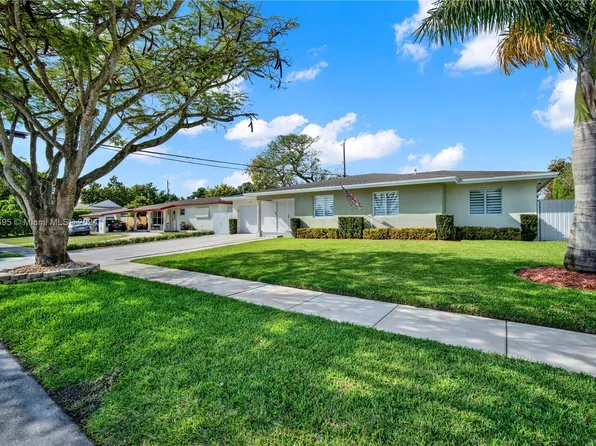 11761 SW 177th Ter, Miami, FL 33177