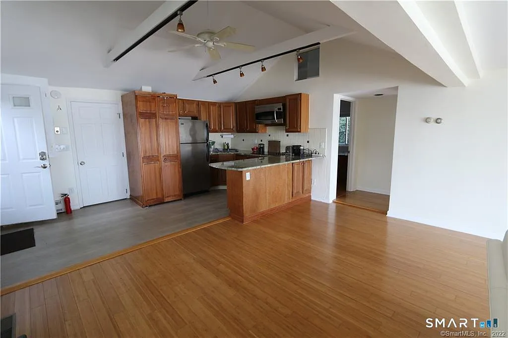 2 bed, 1.0 bath, 986 sqft, $4,250 — Photo 4