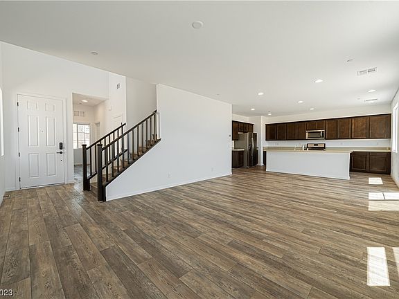 3rd image of 10465 Stroma Ave