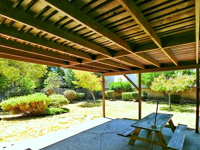 270 McDuff Ave — Photo 16