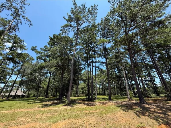 7238 The Woods Ave, Abita Springs, LA 70420