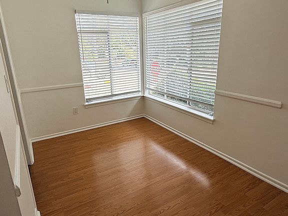 3rd image of 8253 Norton Ave #23