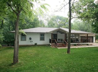 657 Heritage Dr, Mackinaw, IL 61755