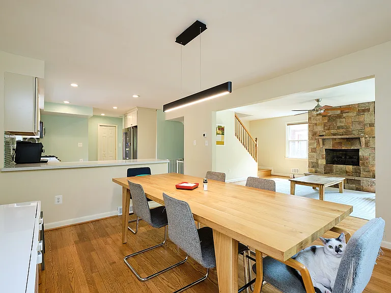 1318 Perry St NE — Photo 5