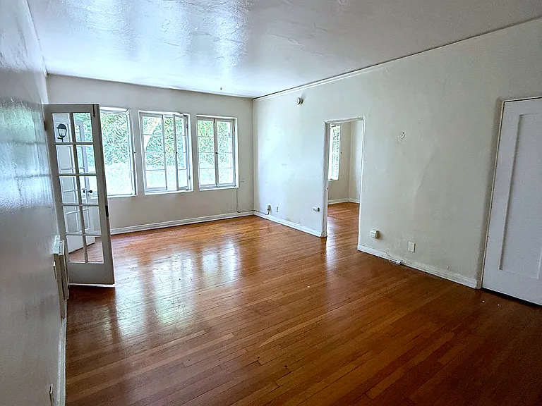 6626 Franklin Ave #210 — Photo 12