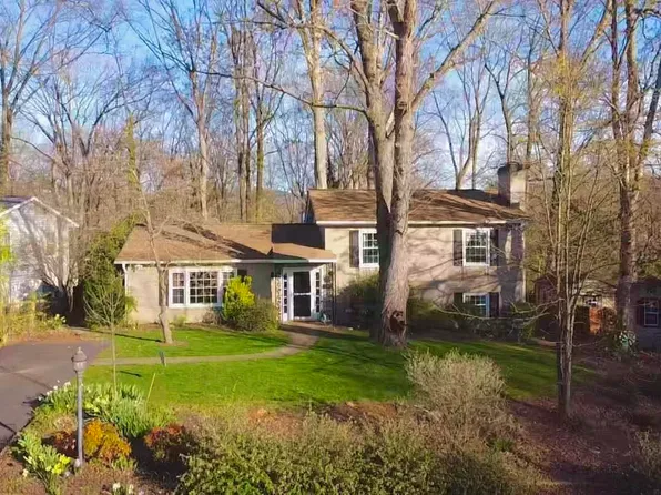 1624 Trailridge Rd, Charlottesville, VA 22903