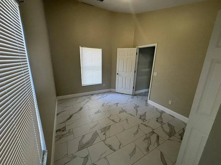 2347 Blake Way — Photo 20