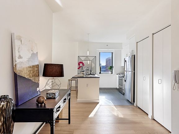 5th image of 180 Myrtle Ave APT 11N