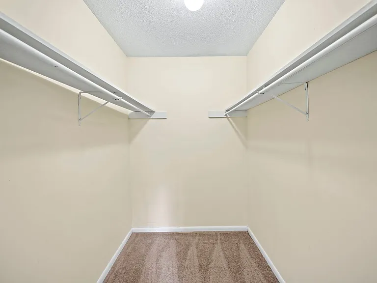 Country Creek Apartments — Photo 54