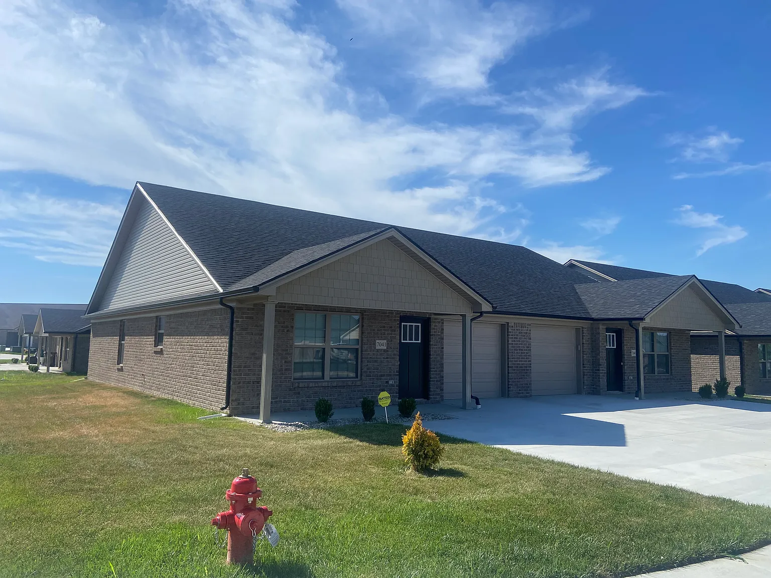 3 bed, 1500 sqft, $1,600 — Photo 2