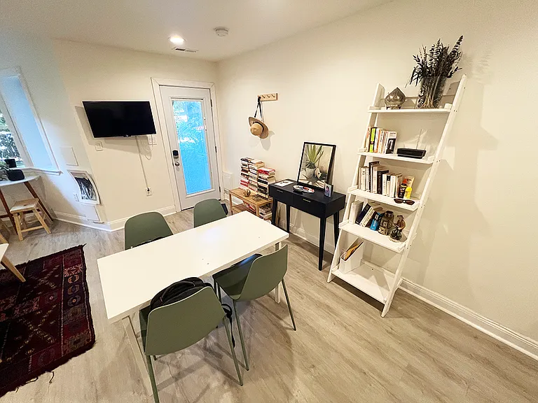 53 R St NW #B — Photo 6