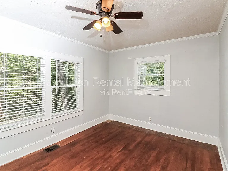 371 Haas Ave SE — Photo 11