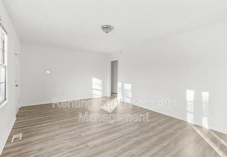 2321 4th St NE — Photo 12