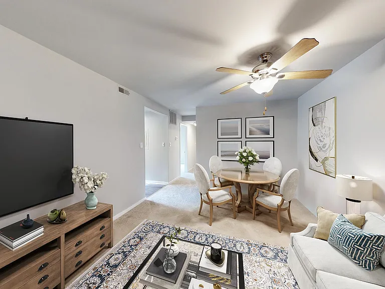 Seneca Place — Photo 14