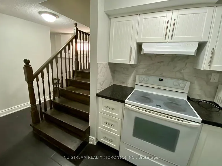 4144 Lastrada Hts — Photo 8