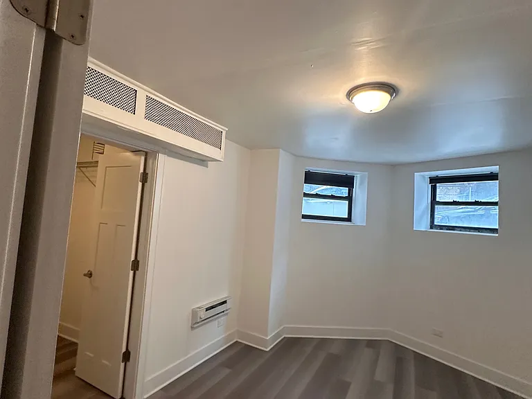 450 W Saint James Pl #G — Photo 5