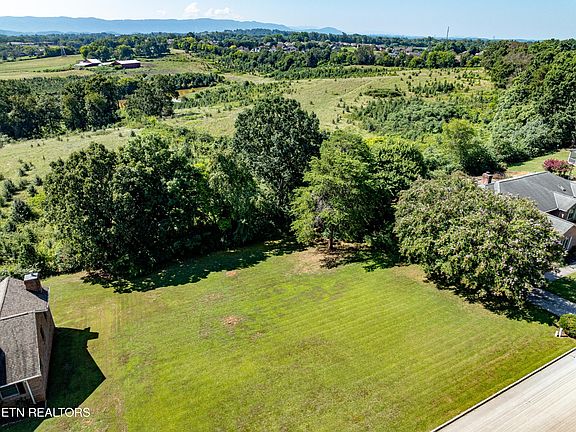 5th image of 820 Royal View Dr Lot 320
