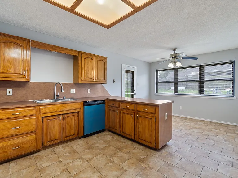 8808 Timberlyn Way — Photo 8
