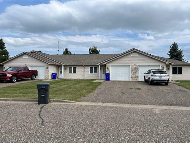 1st image of 866 Highview Dr E