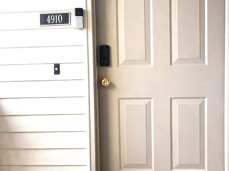 1st image of 4910 Ravens Crest Dr