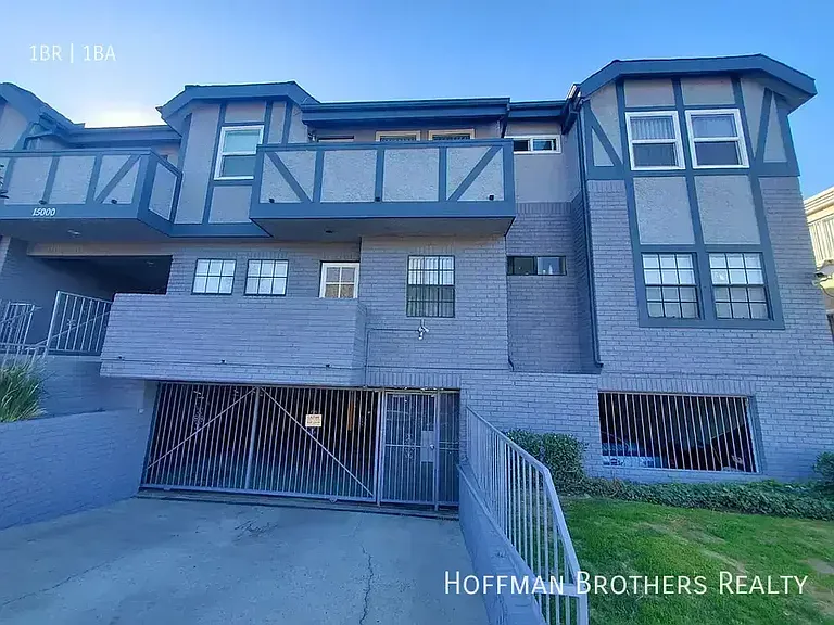 15000 Burbank Blvd #202 — Photo 10