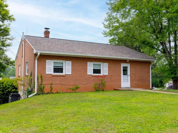 172 Phelps Rd, Madison Heights, VA 24572