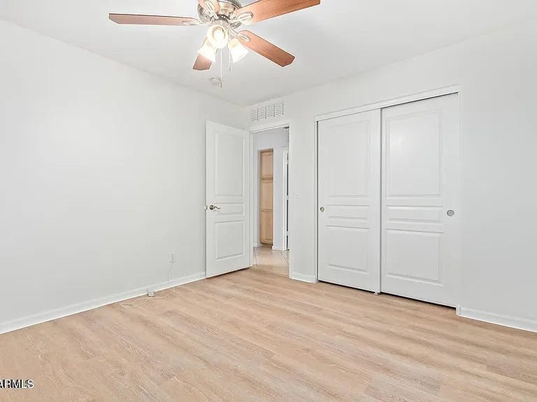 4542 N 111th Dr — Photo 18