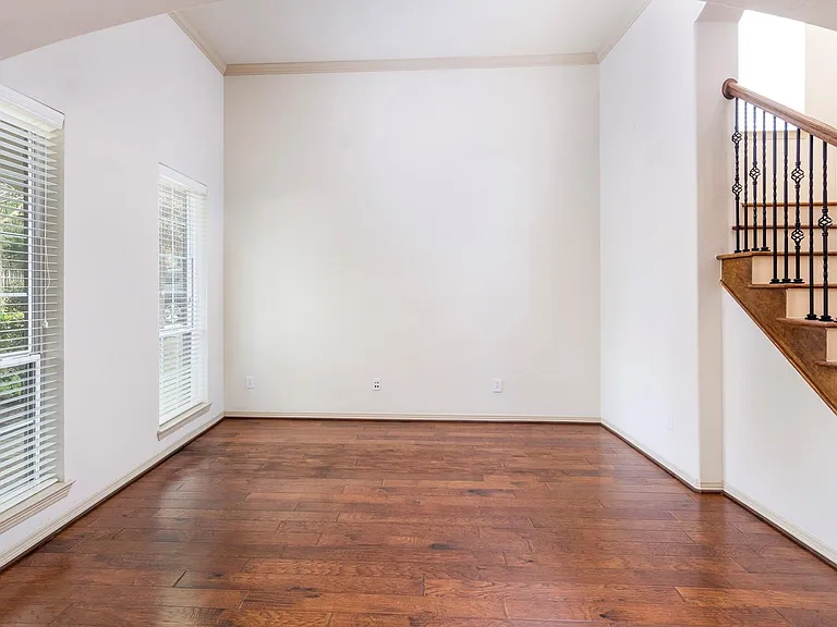62 S Longsford Cir — Photo 19