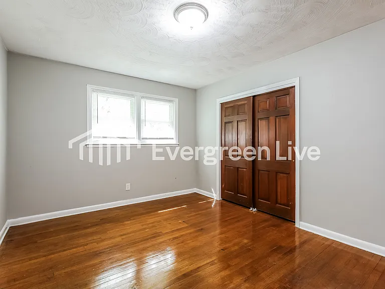 943 Mike Cir — Photo 11