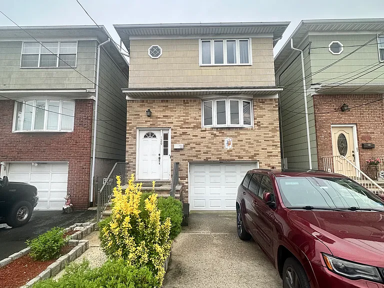 129 Sussex St #1 — Photo 1