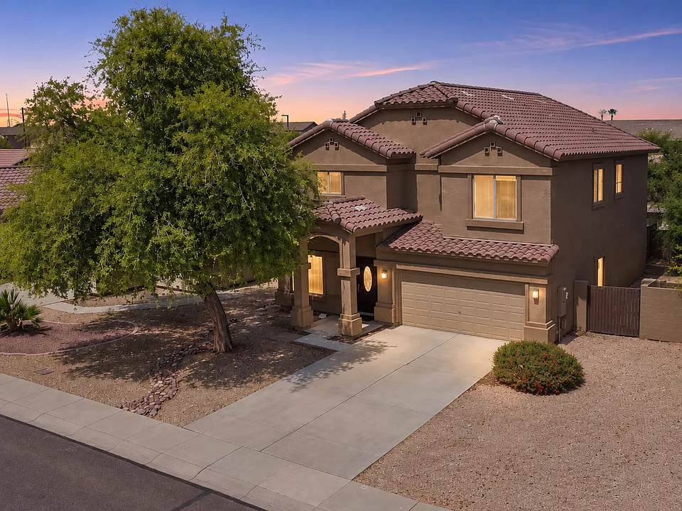 734 W Fruit Tree Ln