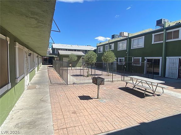 3rd image of 521 S Maryland Pkwy APT A25