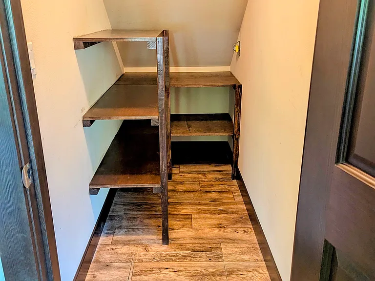 Additional pantry room