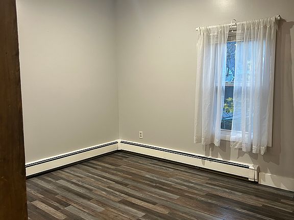 3rd image of 158 Gamage Ave