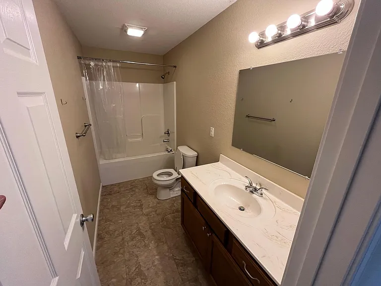 11102 Blandville Rd #11120 — Photo 3