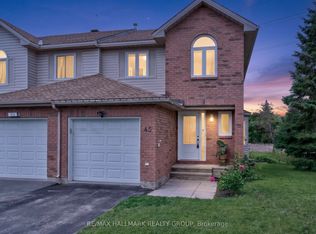 45 Birchbank Cres, Ottawa, ON K2M 2J8