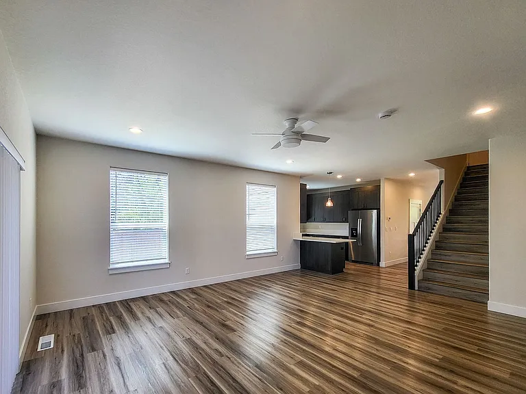 667-669 Boone Rd SE — Photo 10
