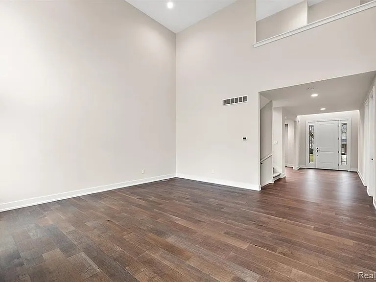 2921 Walsh Dr — Photo 12