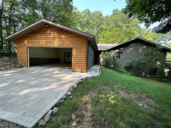 4th image of 662 Dominic Dr