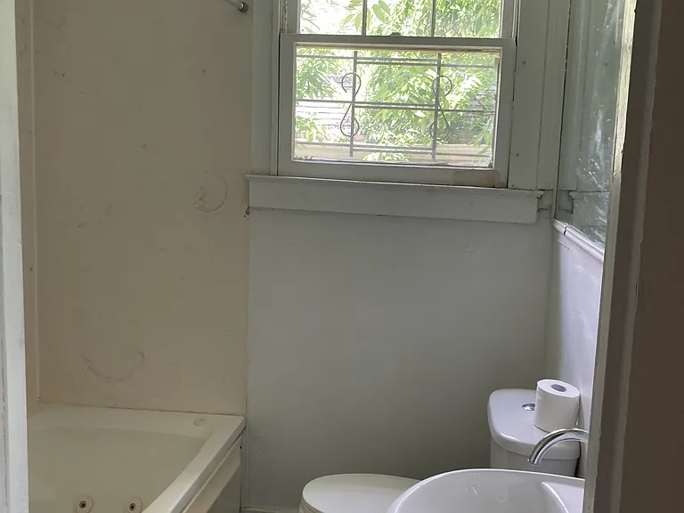 1018 S Carrollton Ave #A — Photo 5