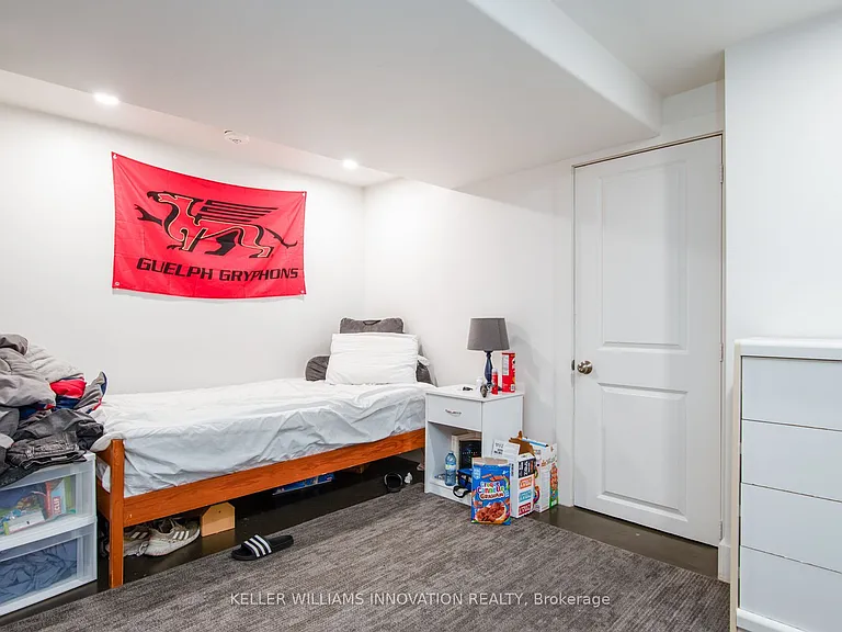 70 Waterloo Ave #B — Photo 11
