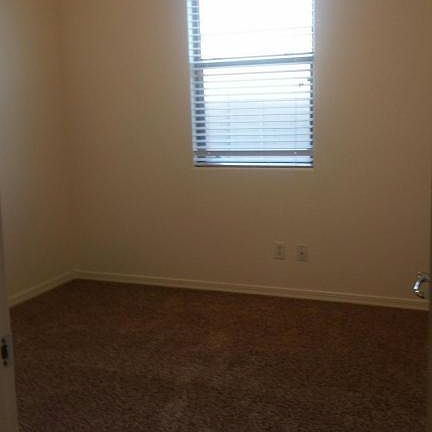 4th image of 1297 W Loemann Dr