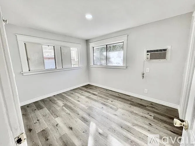 718 Raleigh St — Photo 12