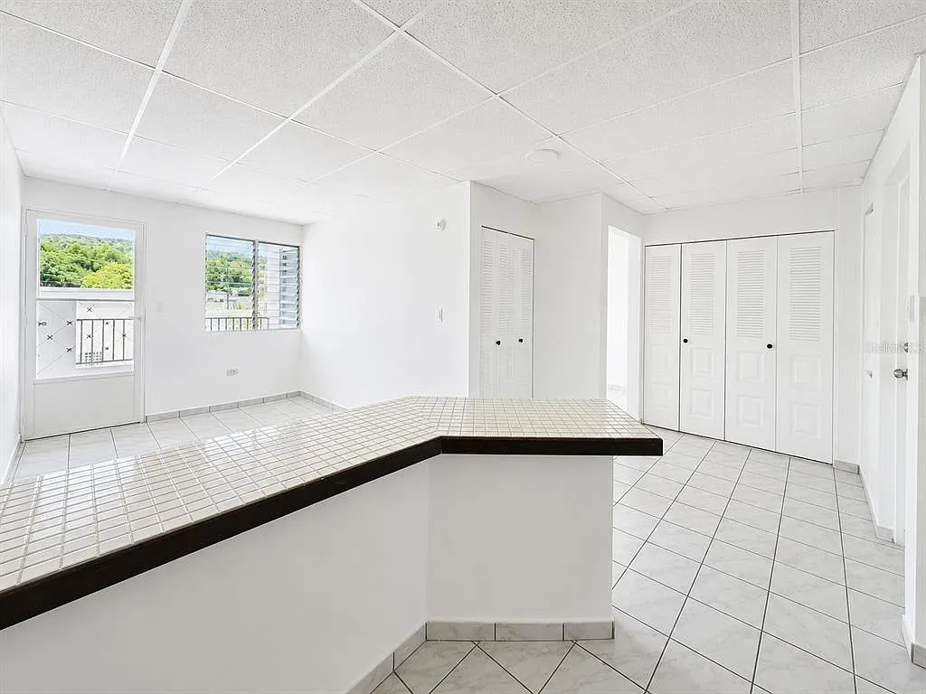 3 bed, 1.0 bath, 830 sqft, $800 — Photo 4